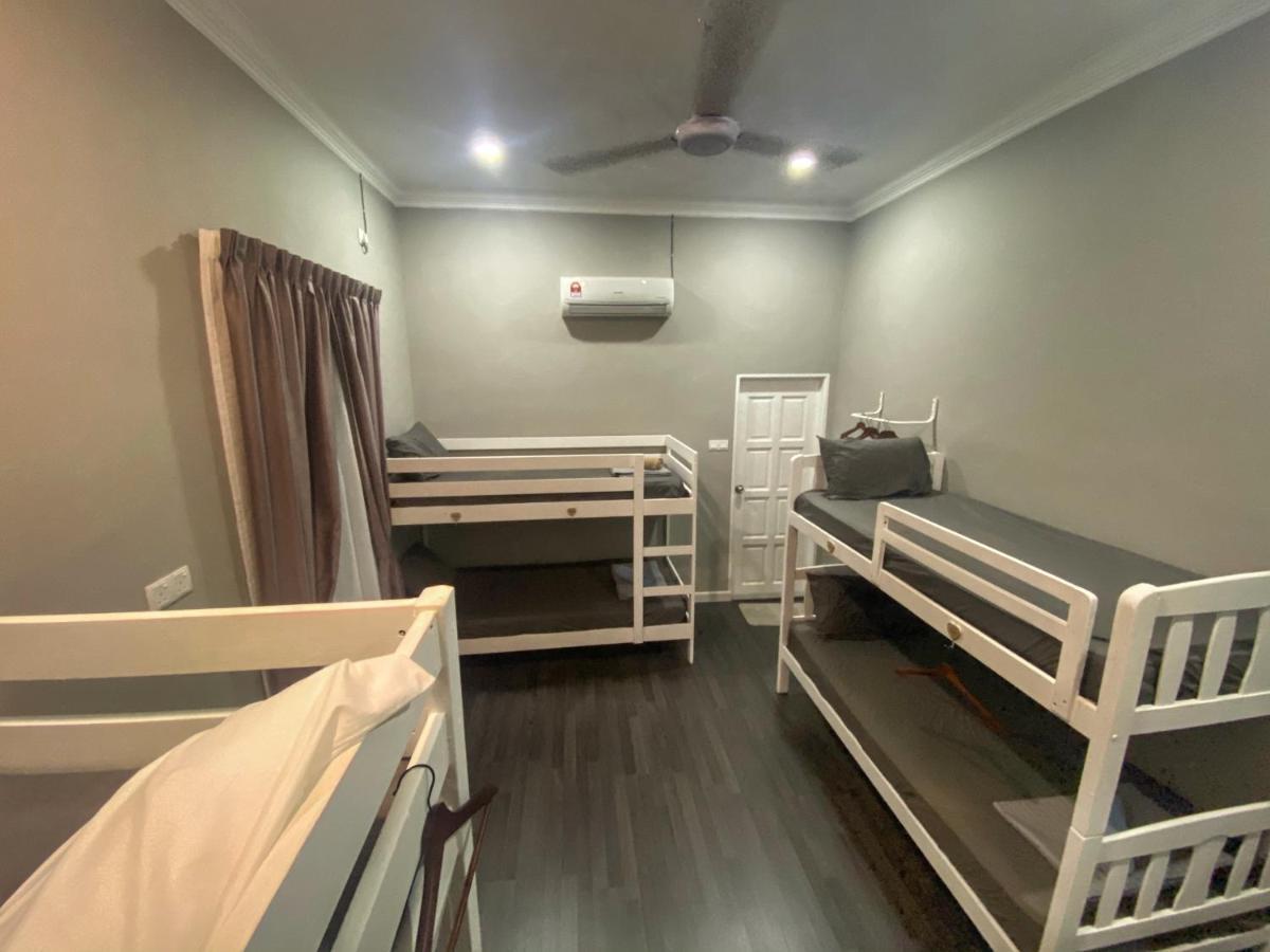 Shafickza Guesthouse Куала-Тренгану Екстер'єр фото